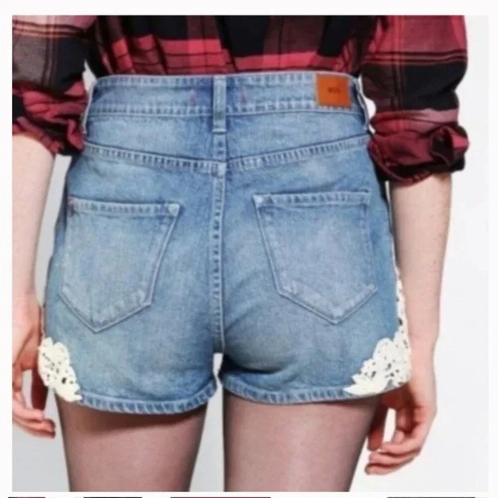 BDG Urban Outfitters High Rise Erin 5 Pocket Shortie Denim Short Embroidered